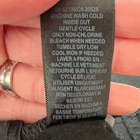 NWOT Guess size 26 black double button with belt loops mini ❤️🔥 - Picture 12 of 13